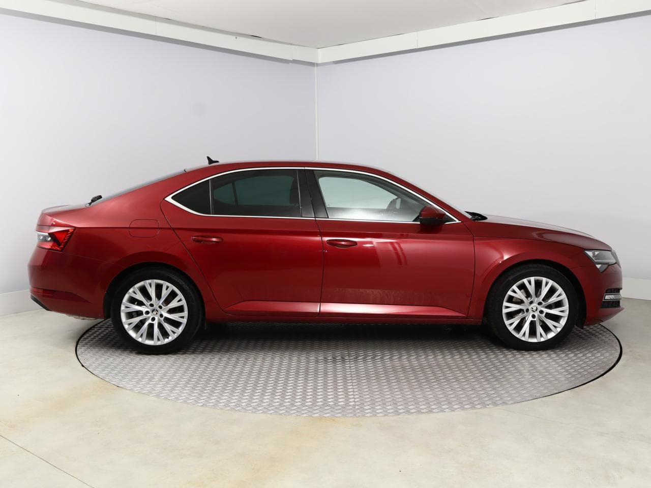 2021 Škoda SUPERB - 8