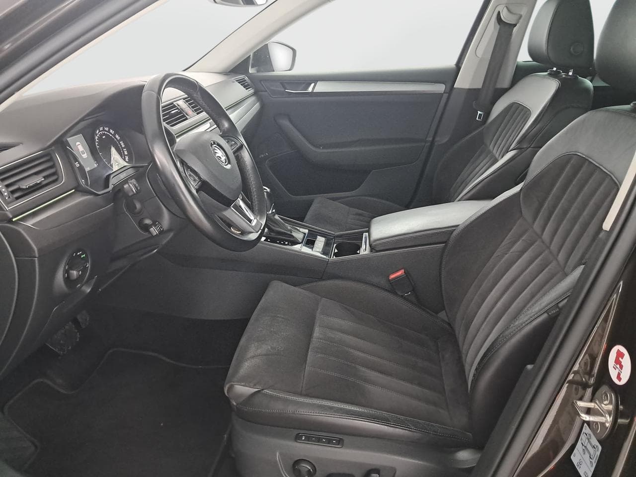 2016 Škoda SUPERB - 16