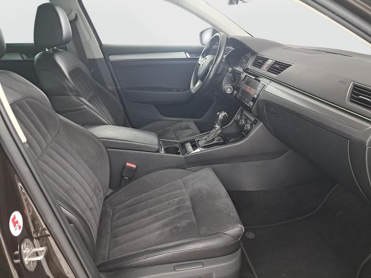 2016 Škoda SUPERB - 12