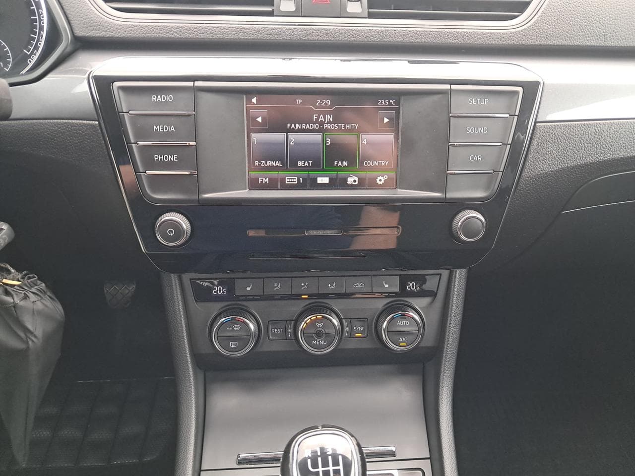 2017 Škoda SUPERB - 18