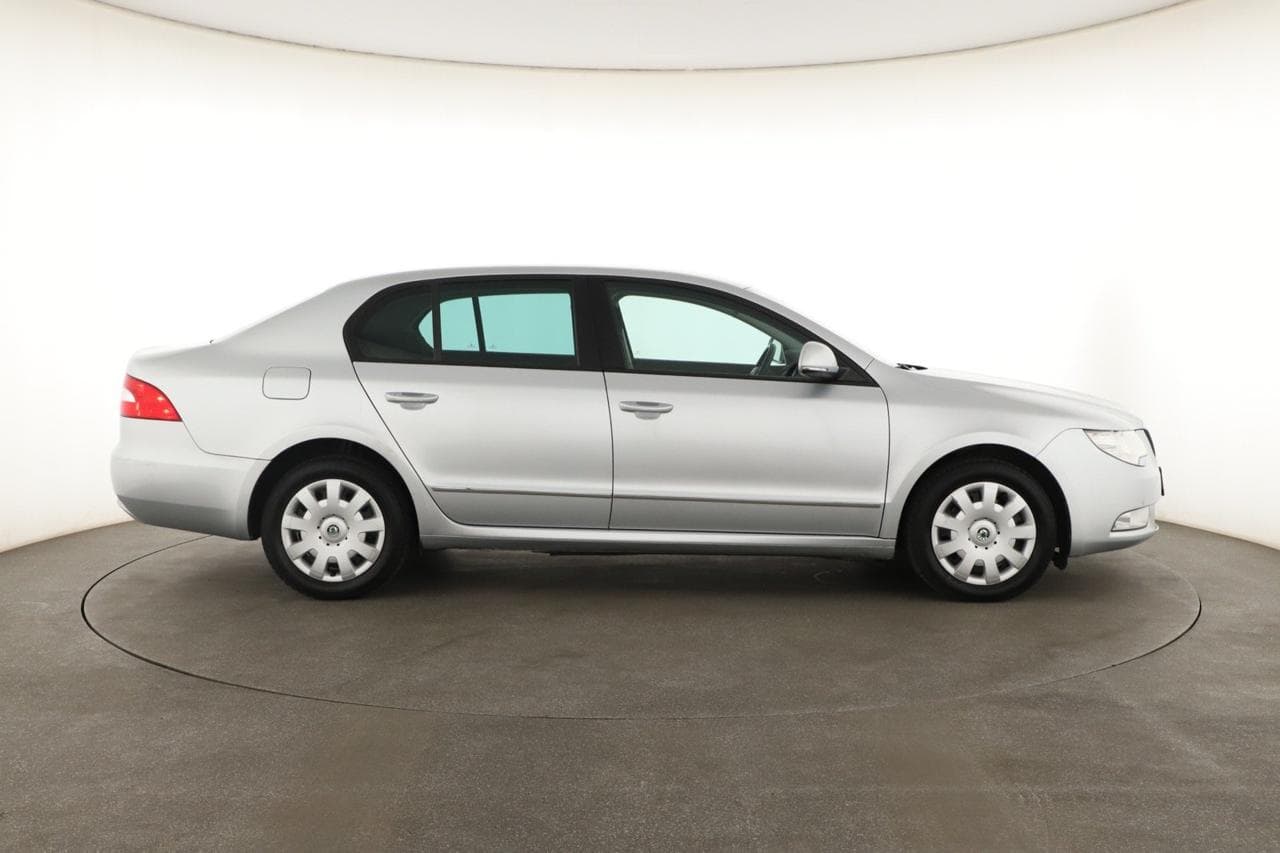 2012 Škoda SUPERB - 8