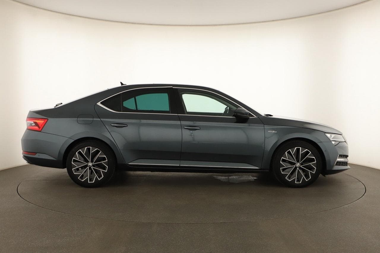 2021 Škoda SUPERB - 8