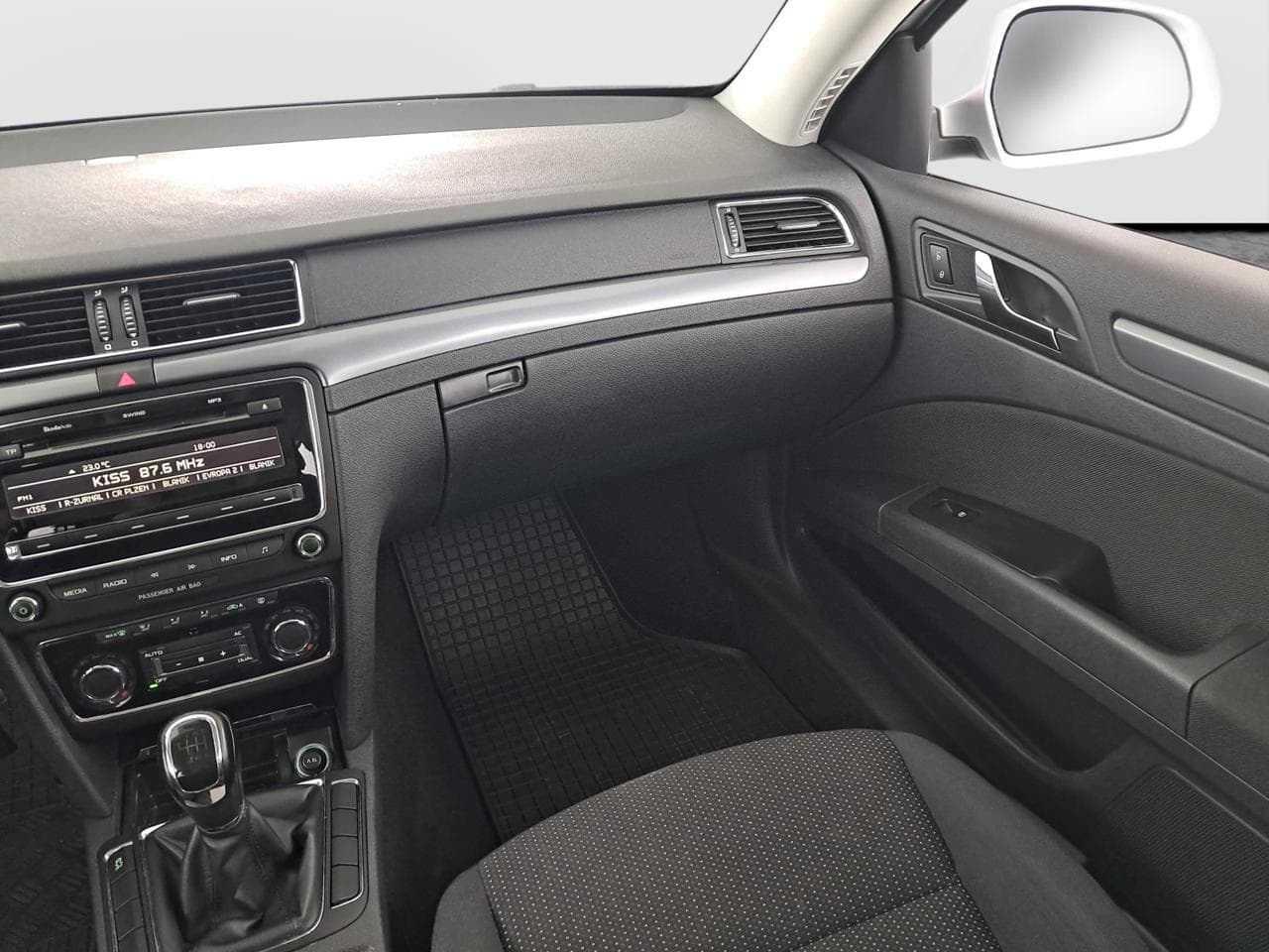 2012 Škoda SUPERB - 11