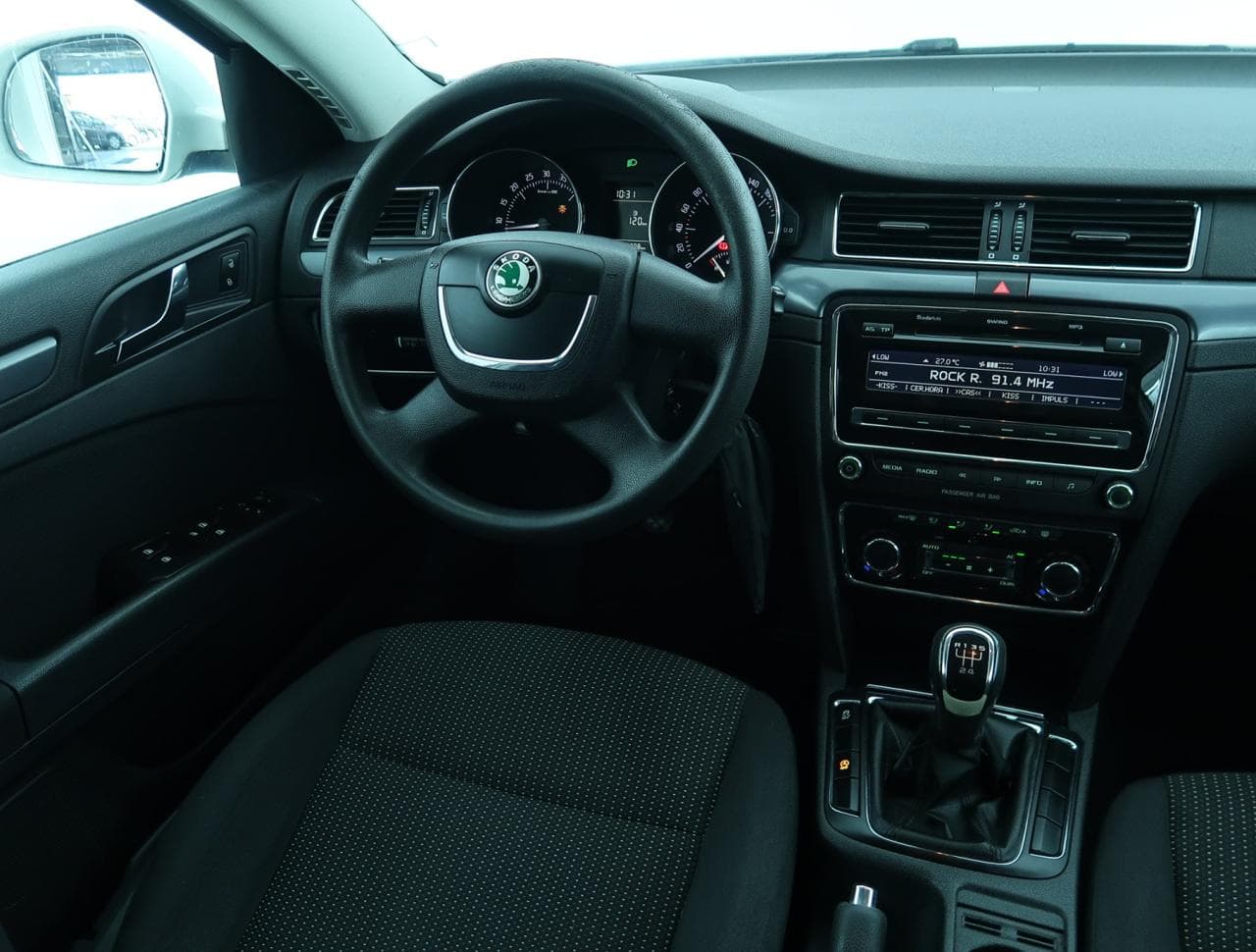 2011 Škoda SUPERB - 9