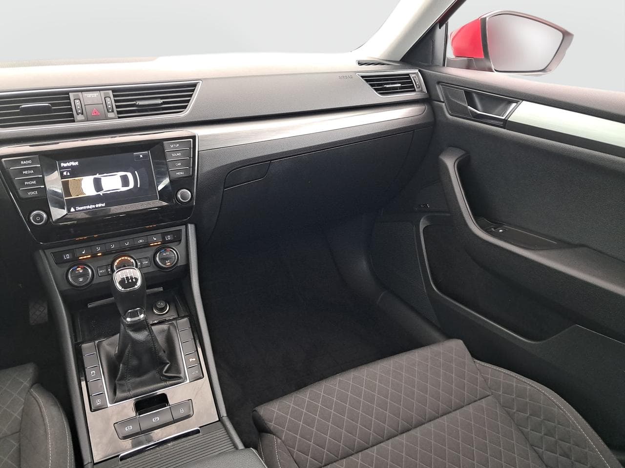 2016 Škoda SUPERB - 11