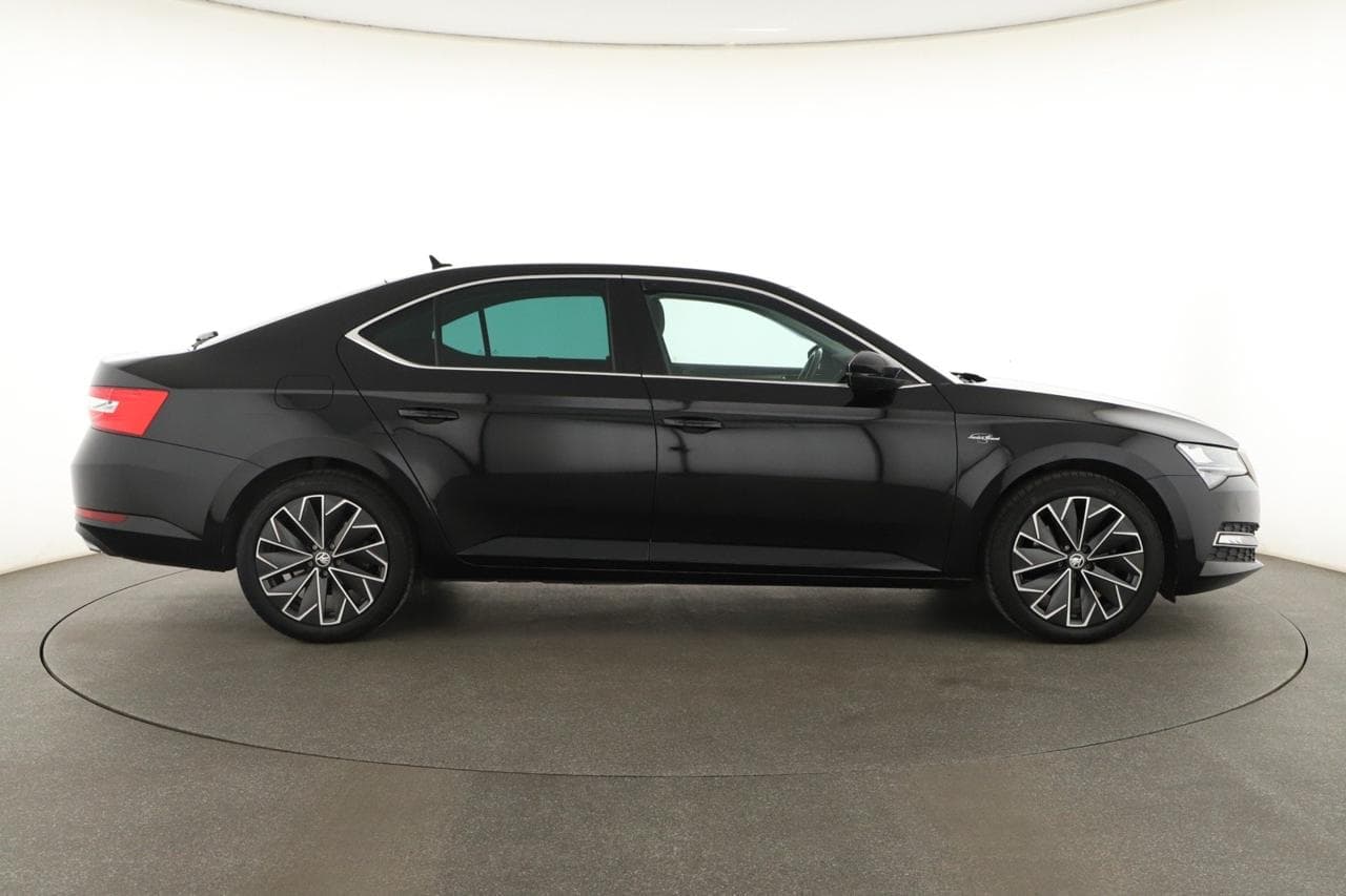 2020 Škoda SUPERB - 8