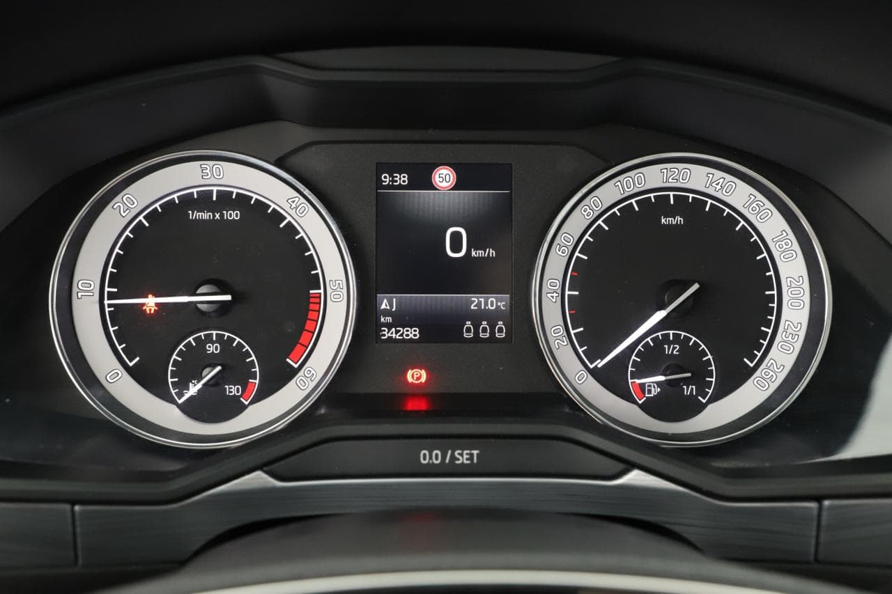 2020 Škoda SUPERB - 16