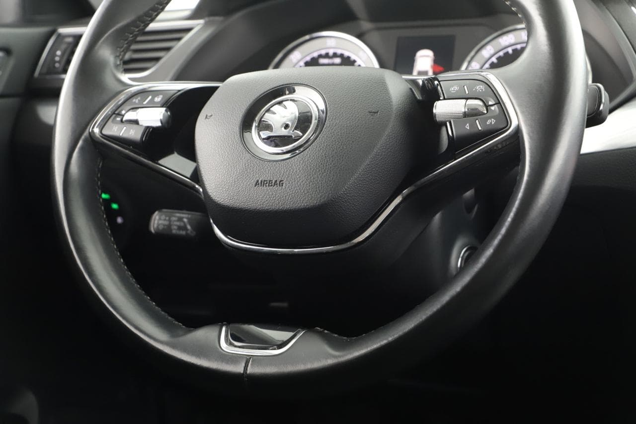 2020 Škoda SUPERB - 14