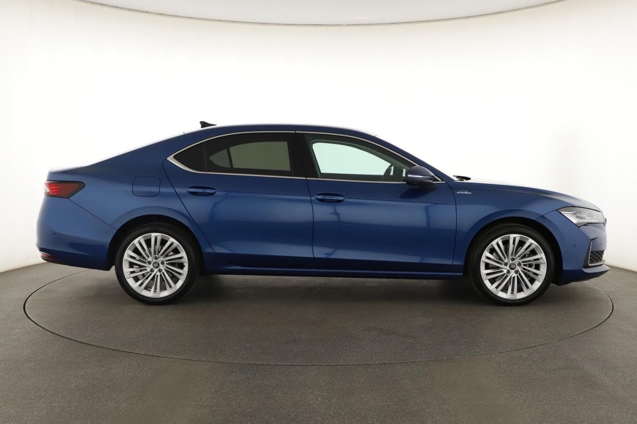 2025 Škoda SUPERB - 8