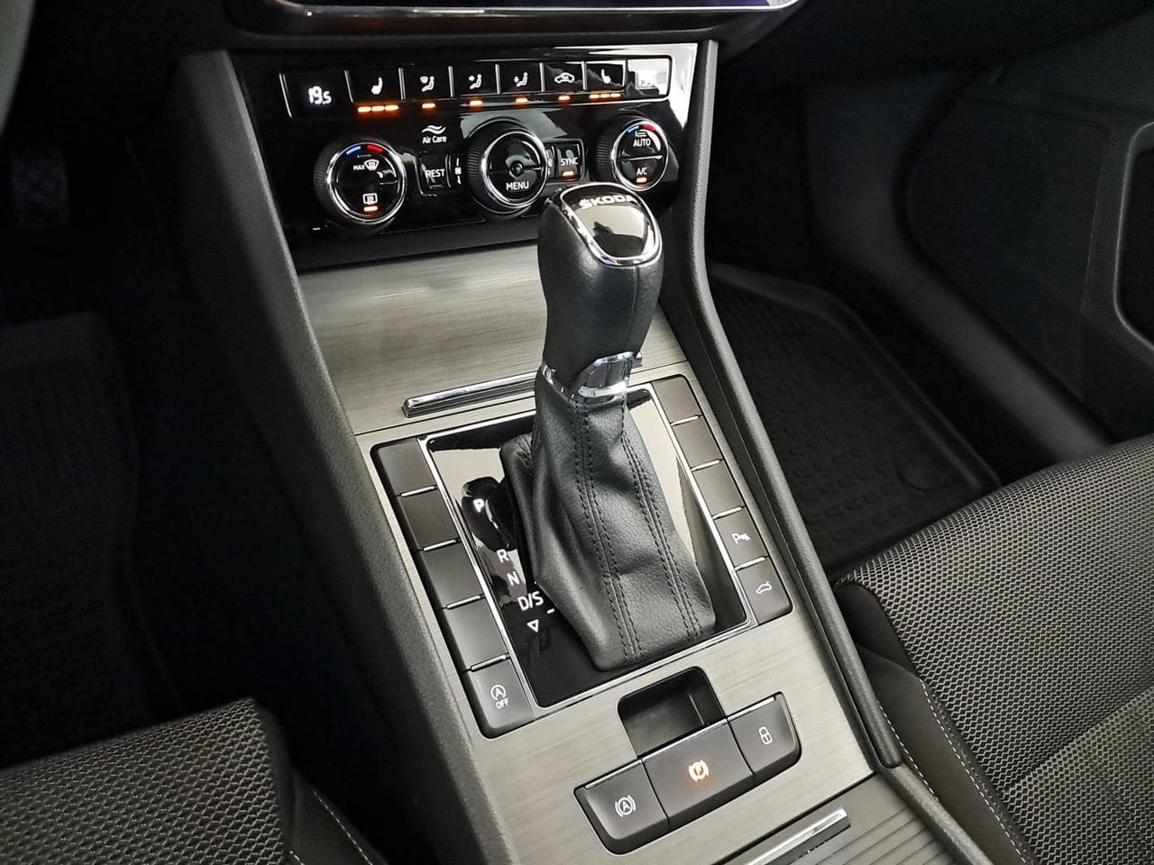 2022 Škoda SUPERB - 19
