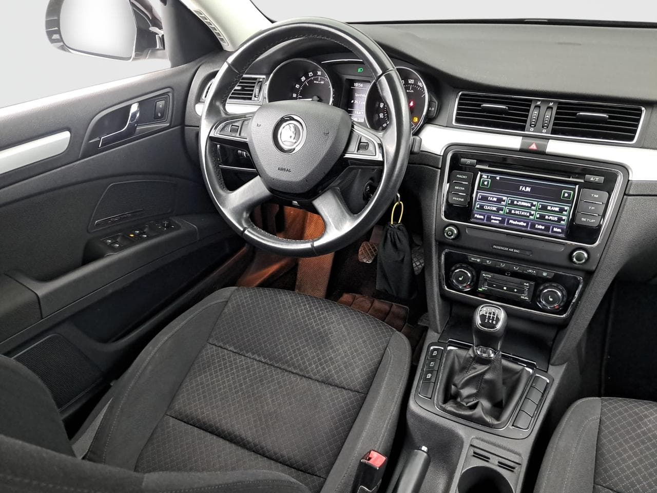 2014 Škoda SUPERB - 9