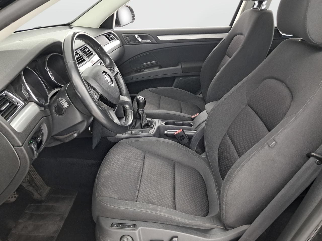 2014 Škoda SUPERB - 16