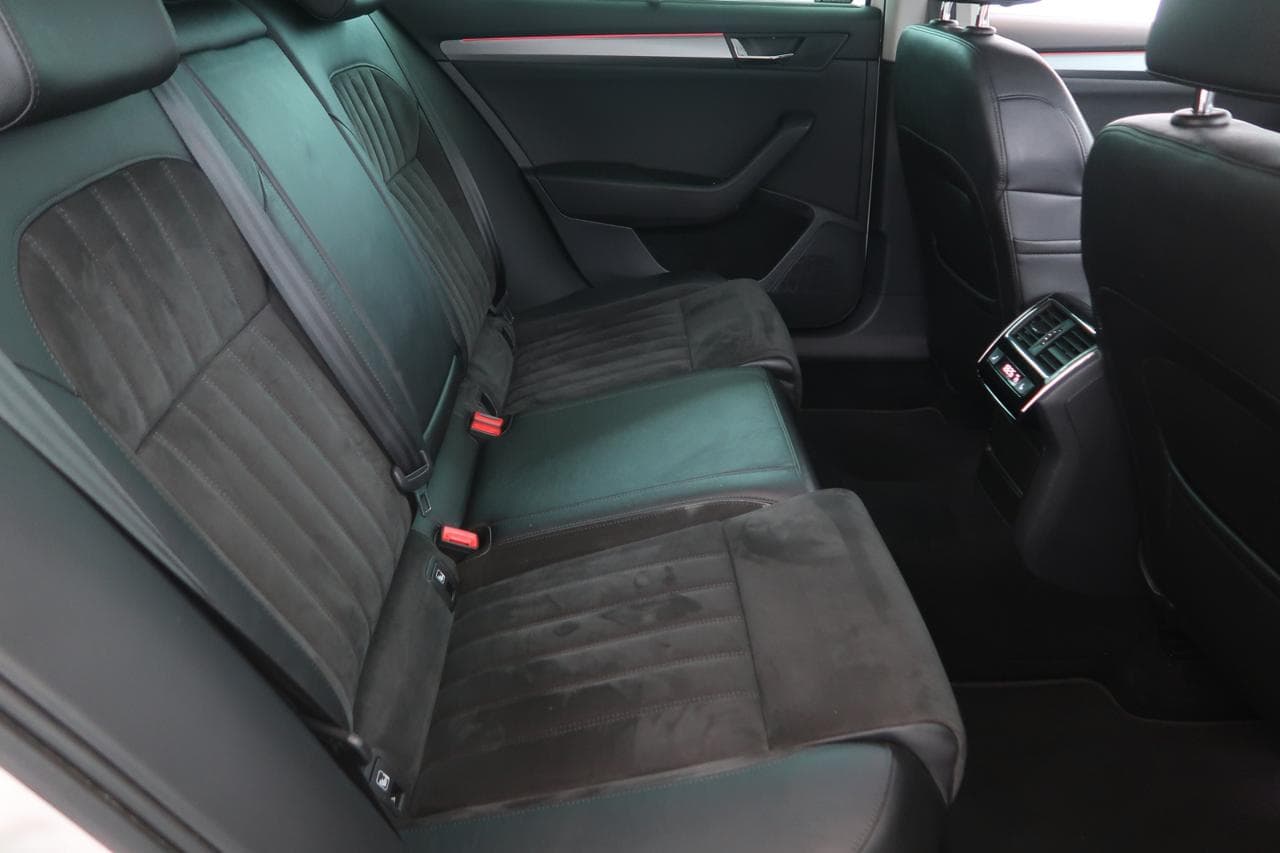 2016 Škoda SUPERB - 13