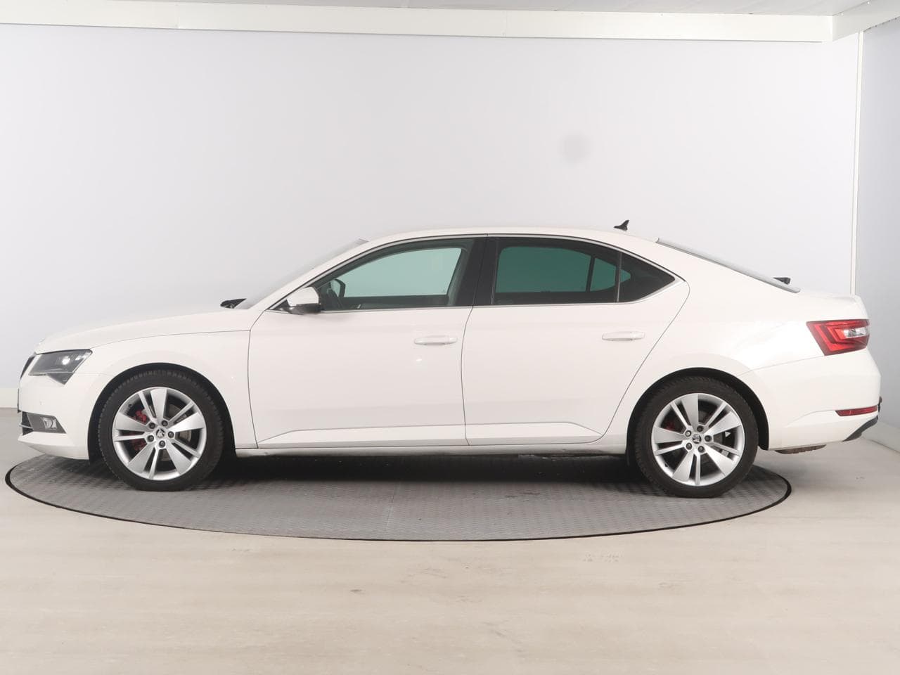2016 Škoda SUPERB - 4