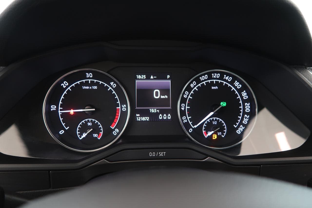 2016 Škoda SUPERB - 17