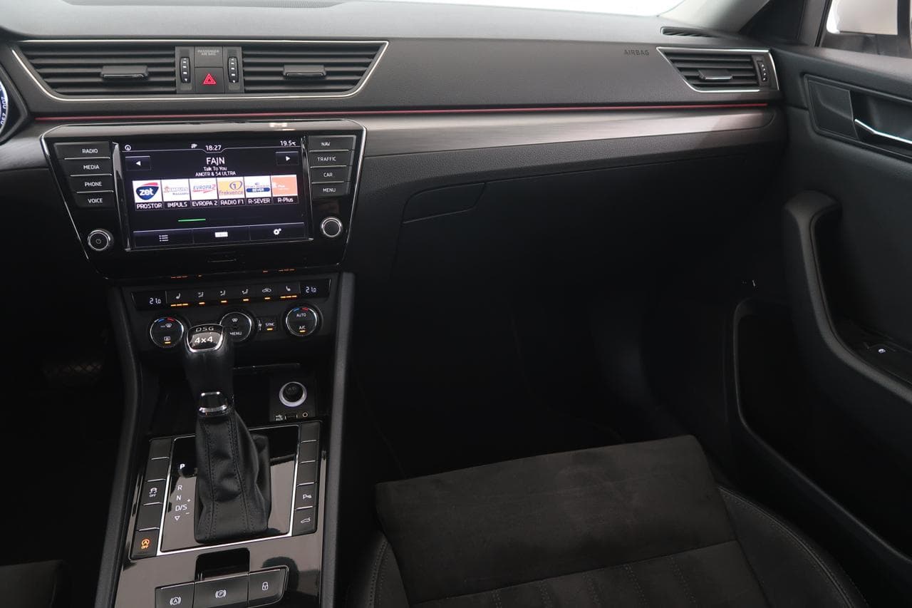 2016 Škoda SUPERB - 11