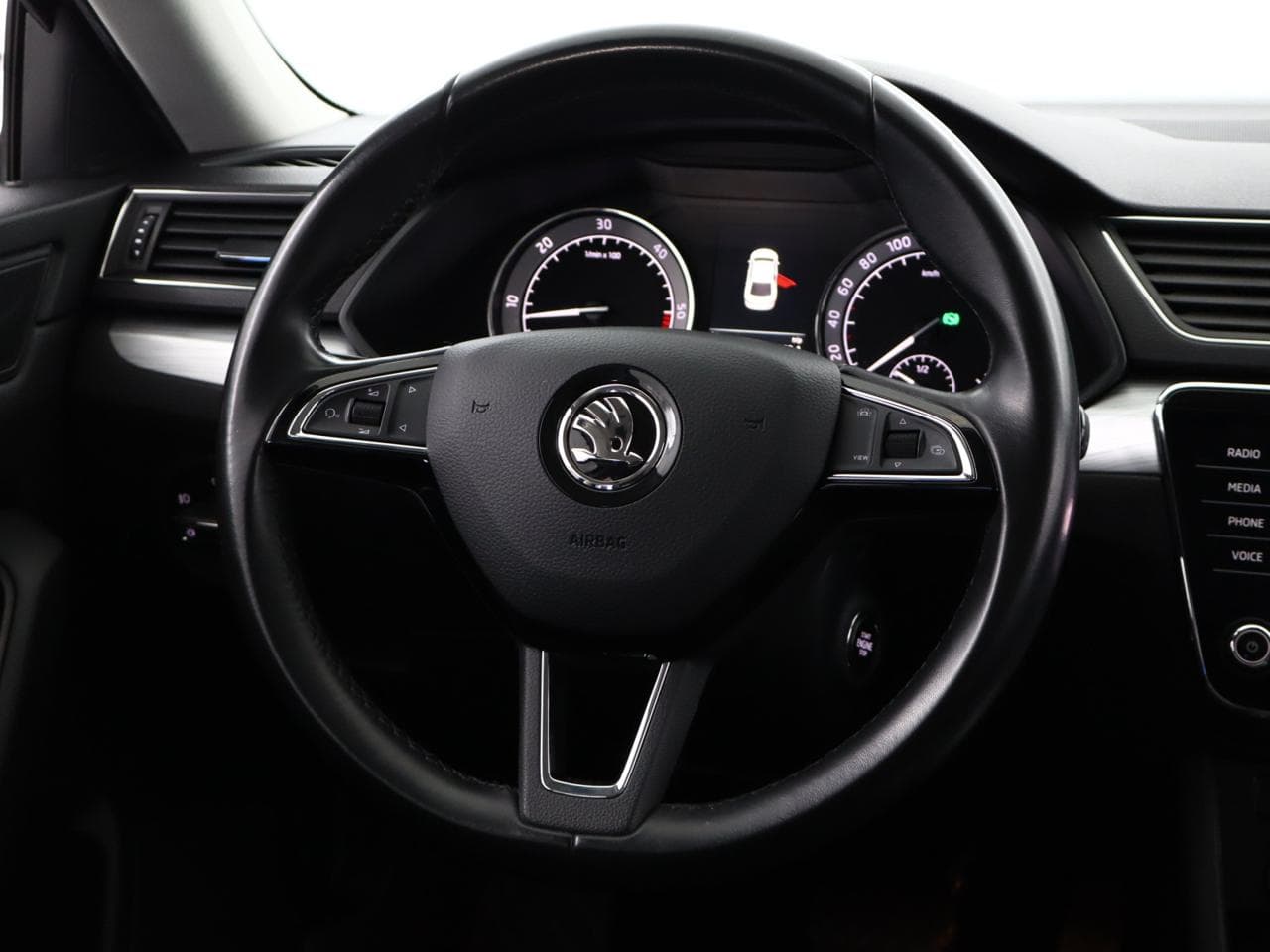 2020 Škoda SUPERB - 20