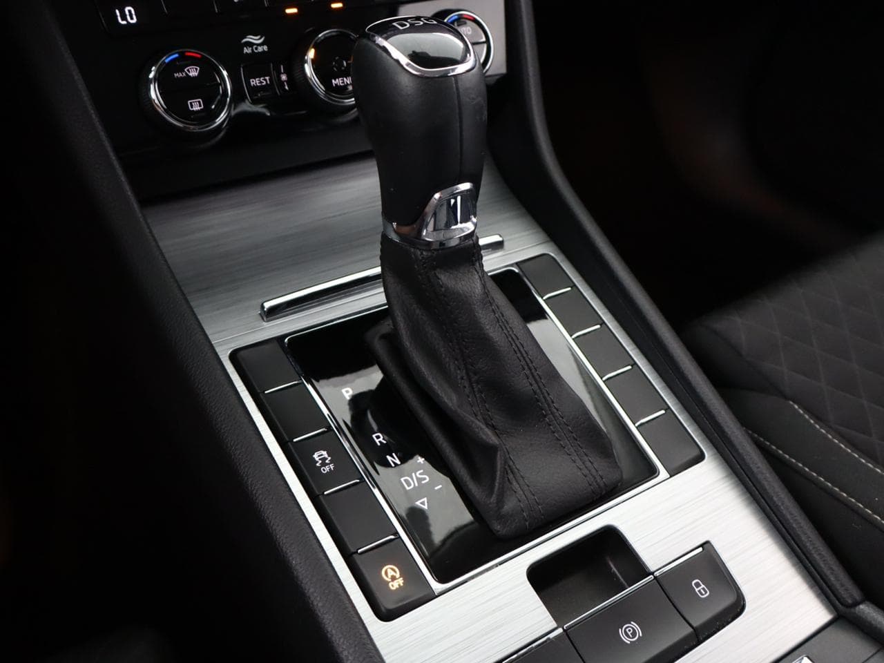 2020 Škoda SUPERB - 17