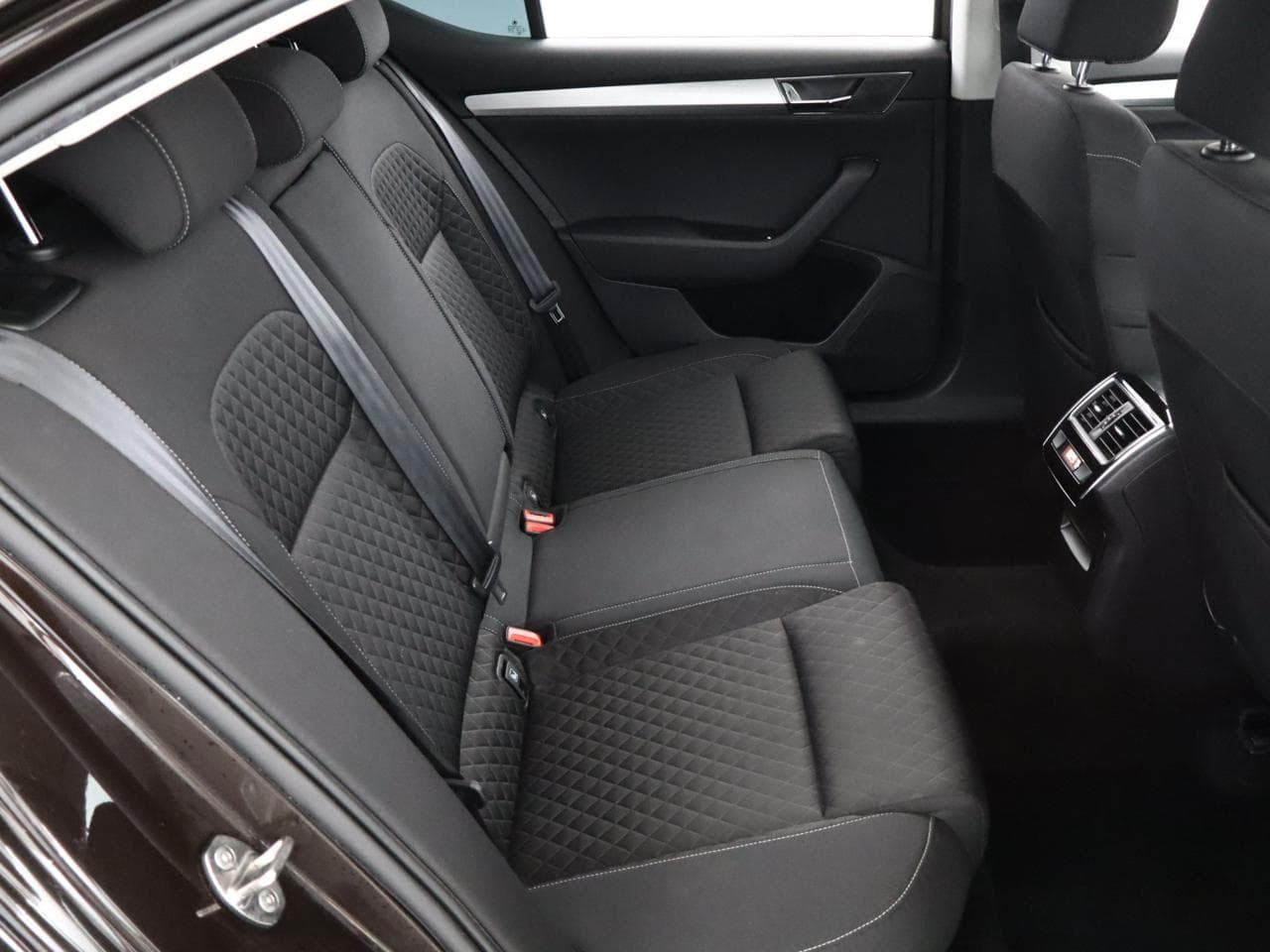 2020 Škoda SUPERB - 11