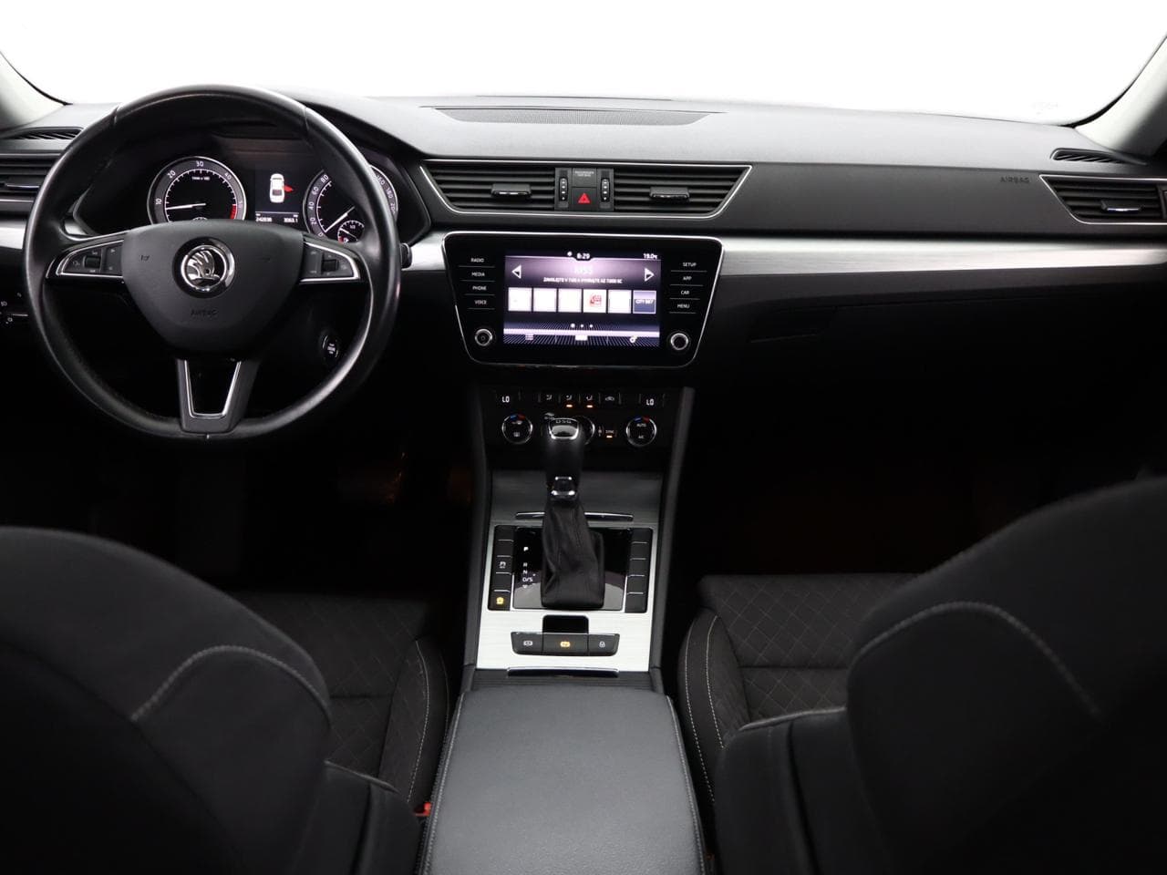 2020 Škoda SUPERB - 9