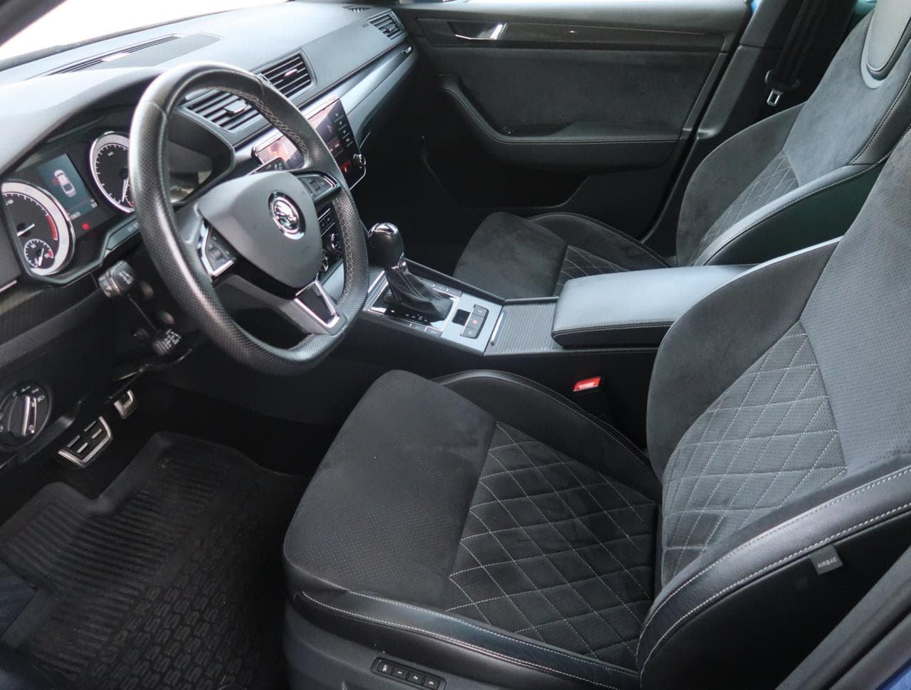 2020 Škoda SUPERB - 16