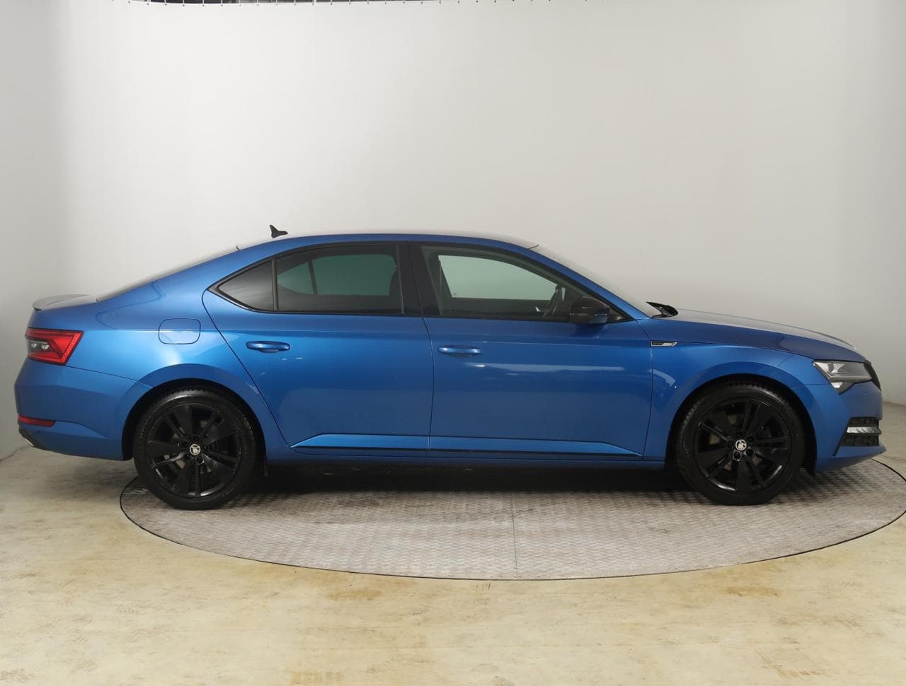 2020 Škoda SUPERB - 8
