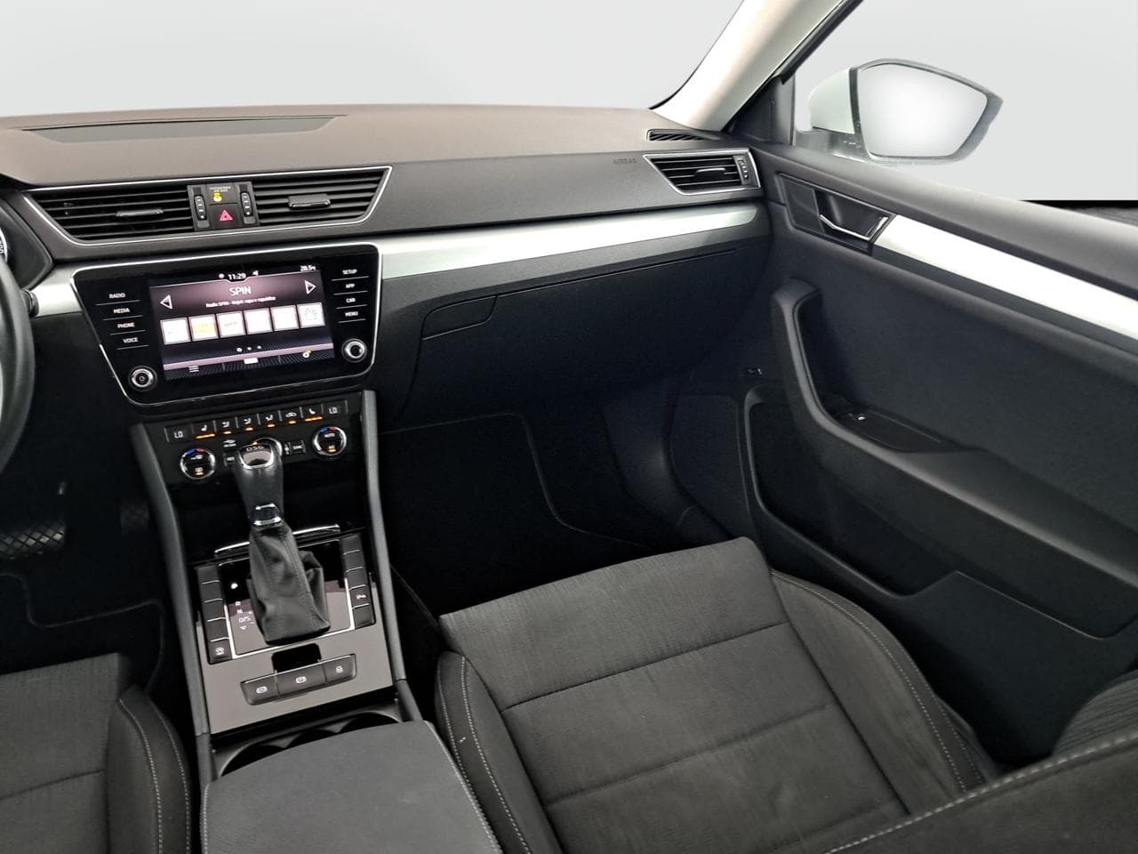 2018 Škoda SUPERB - 11