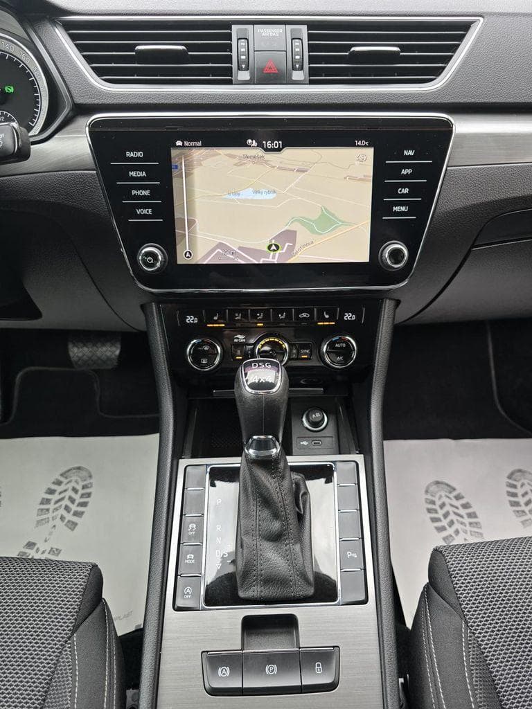2021 Škoda SUPERB - 12