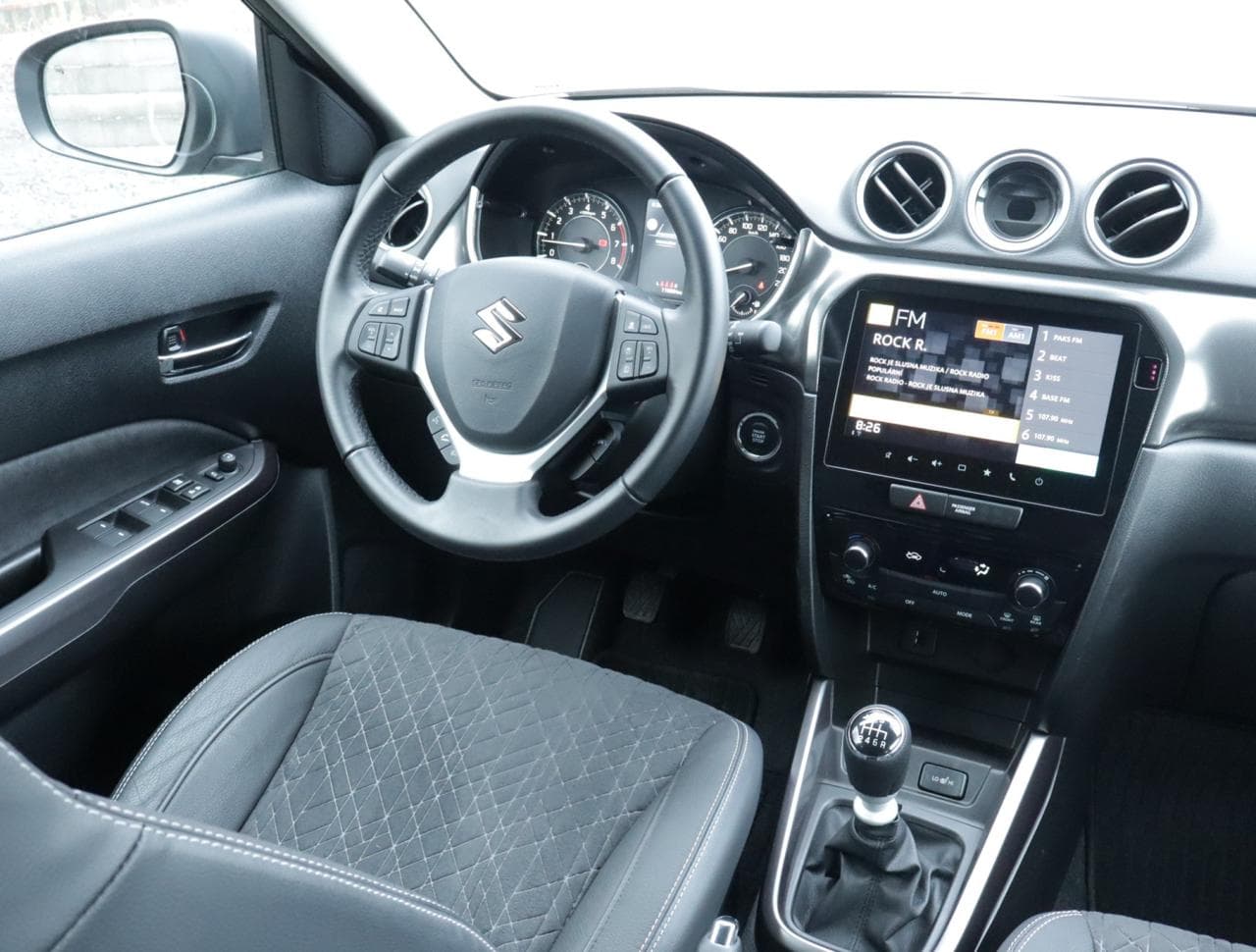 2025 Suzuki Vitara - 9