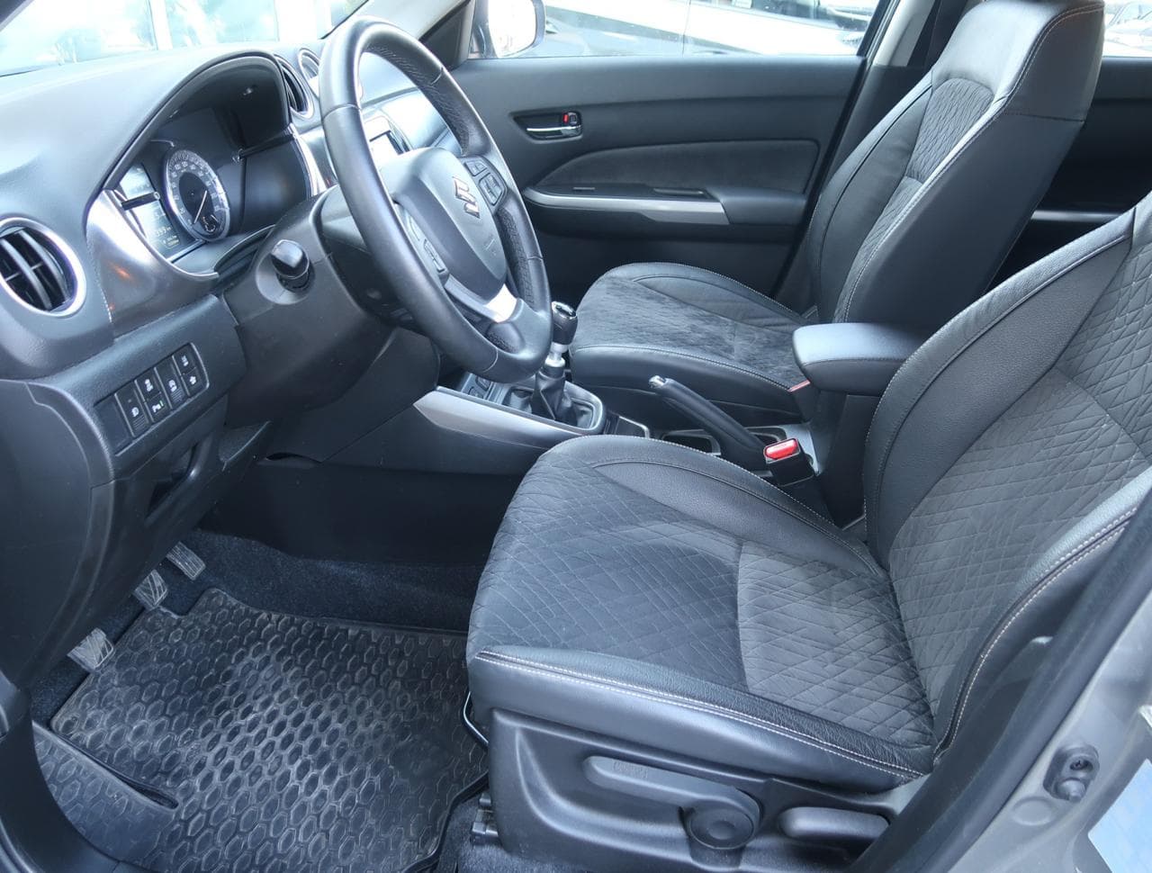 2019 Suzuki Vitara - 16