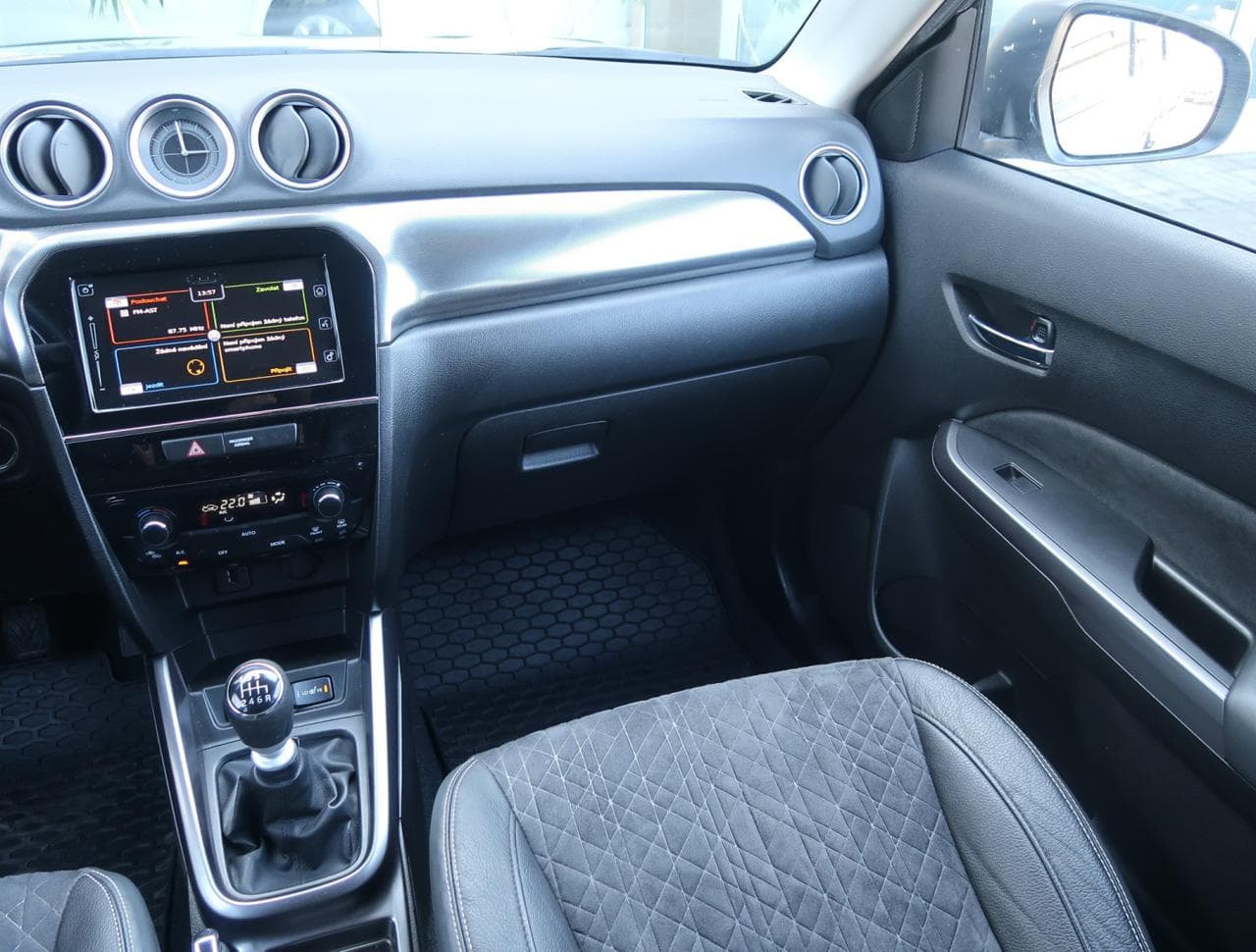 2019 Suzuki Vitara - 11