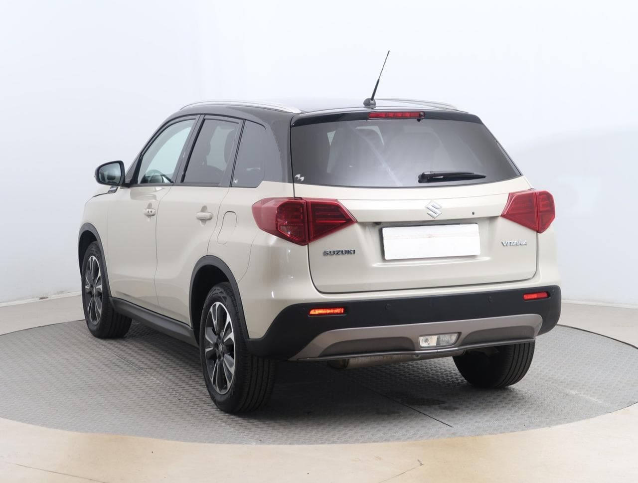 2019 Suzuki VITARA - 5