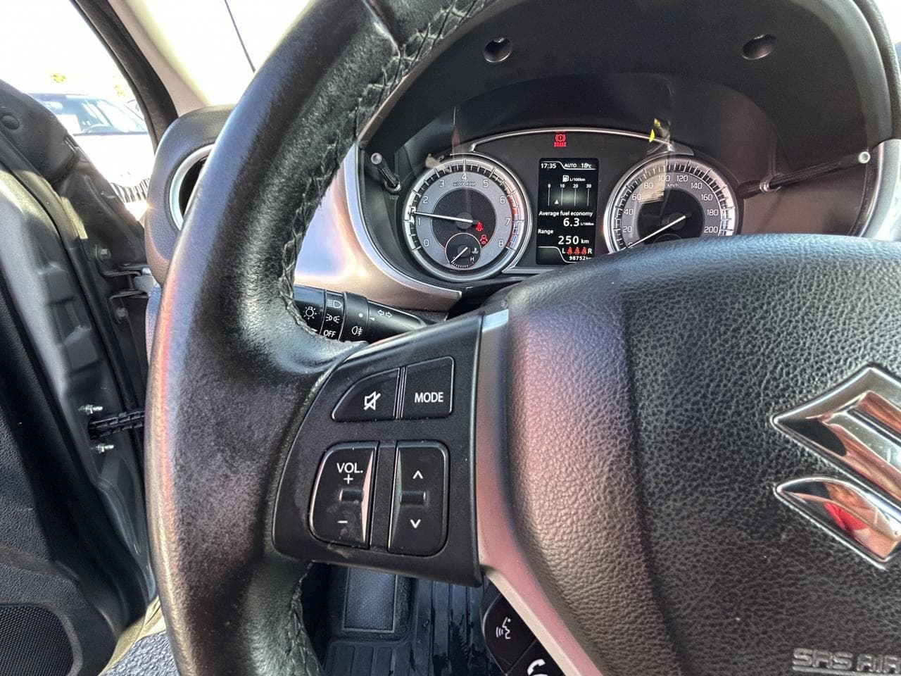 2019 Suzuki VITARA - 16