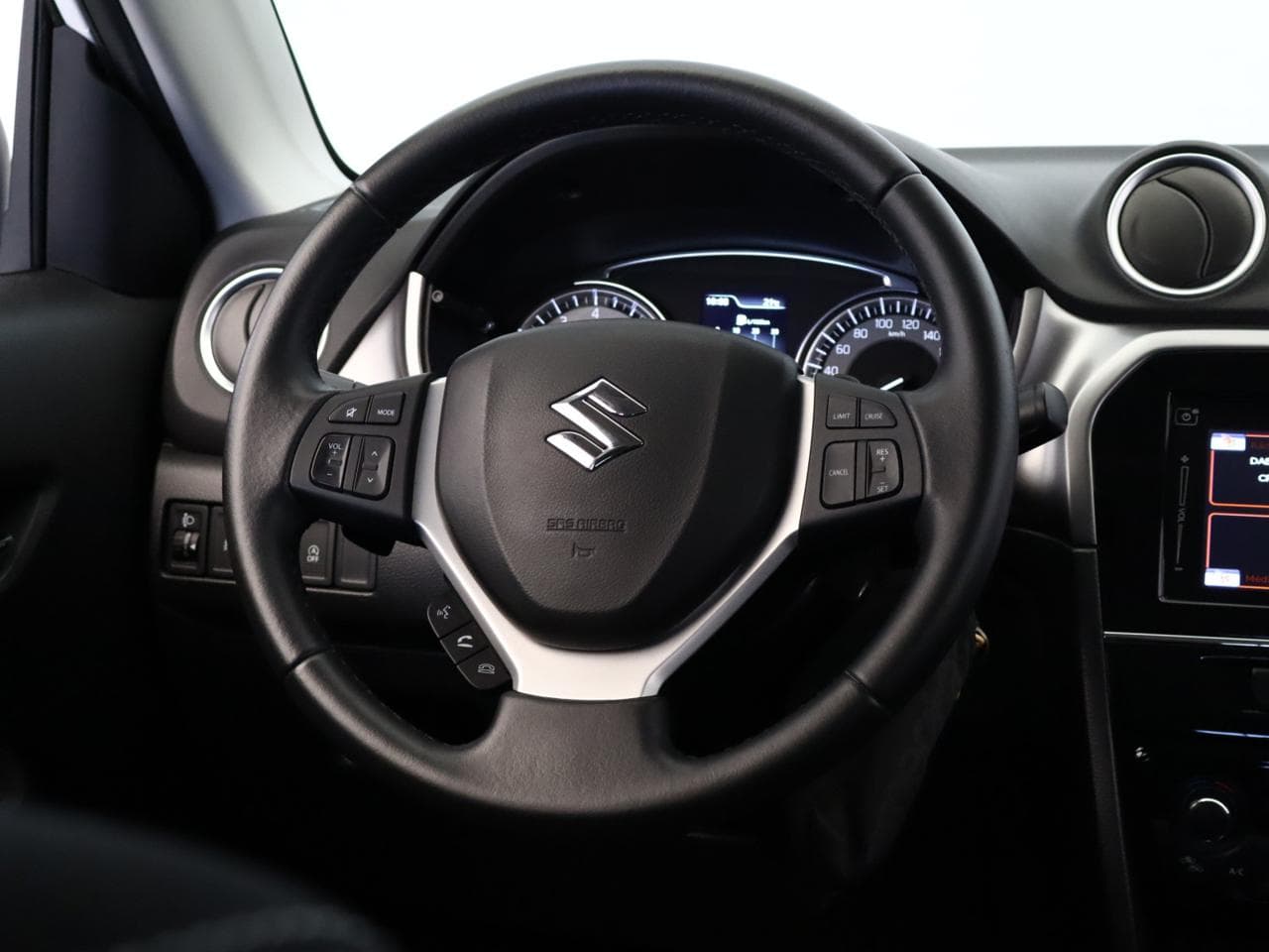 2019 Suzuki VITARA - 38