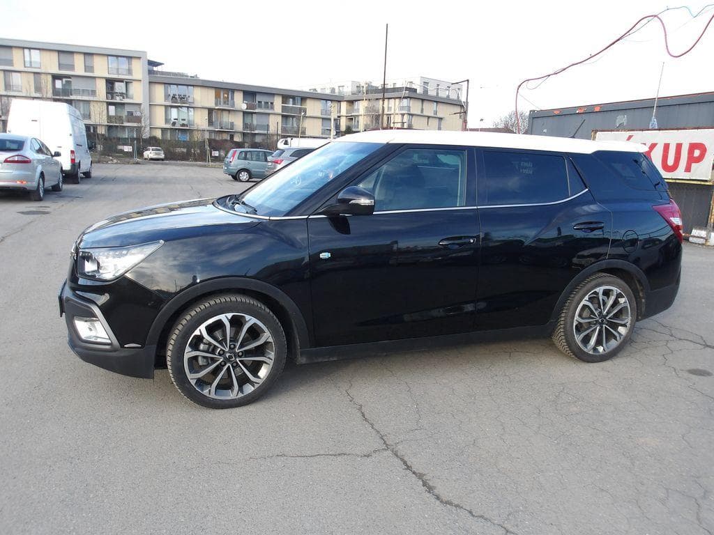 2016 SsangYong Xlv - 3