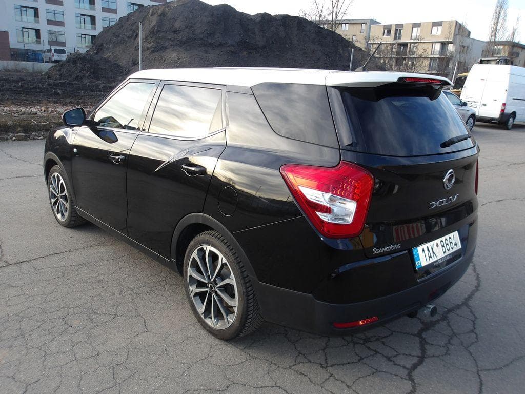 2016 SsangYong Xlv - 12