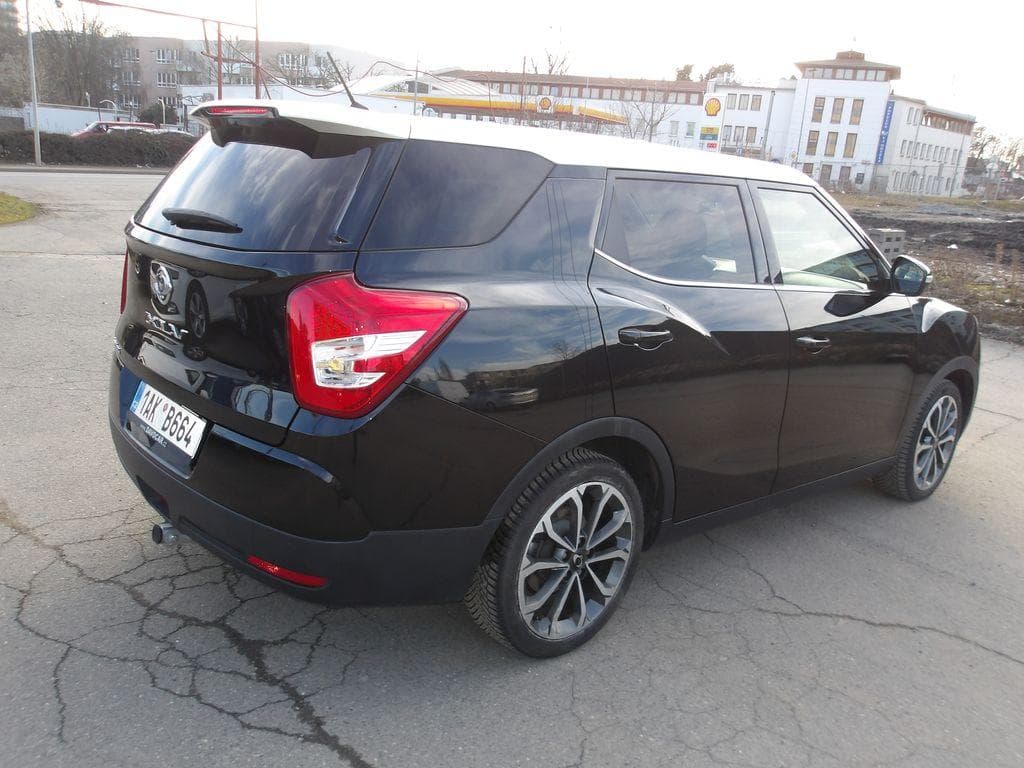 2016 SsangYong Xlv - 10