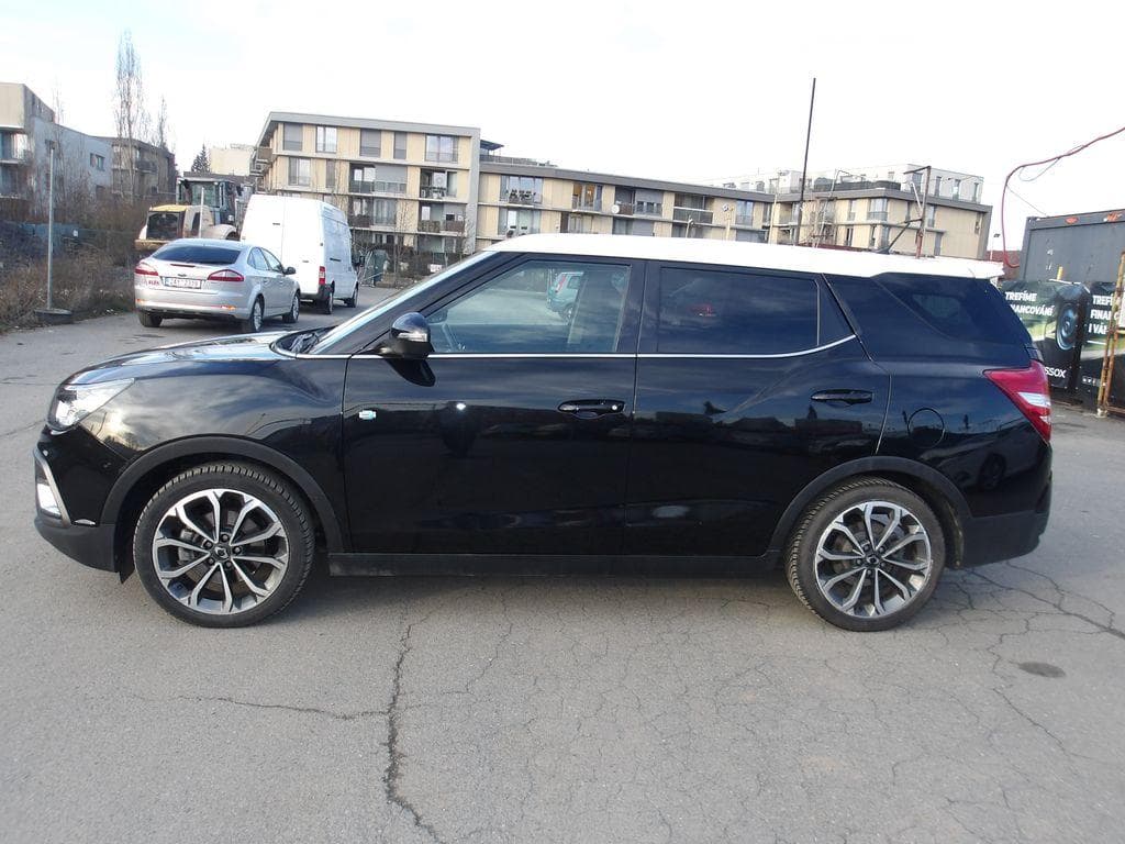 2016 SsangYong Xlv - 4