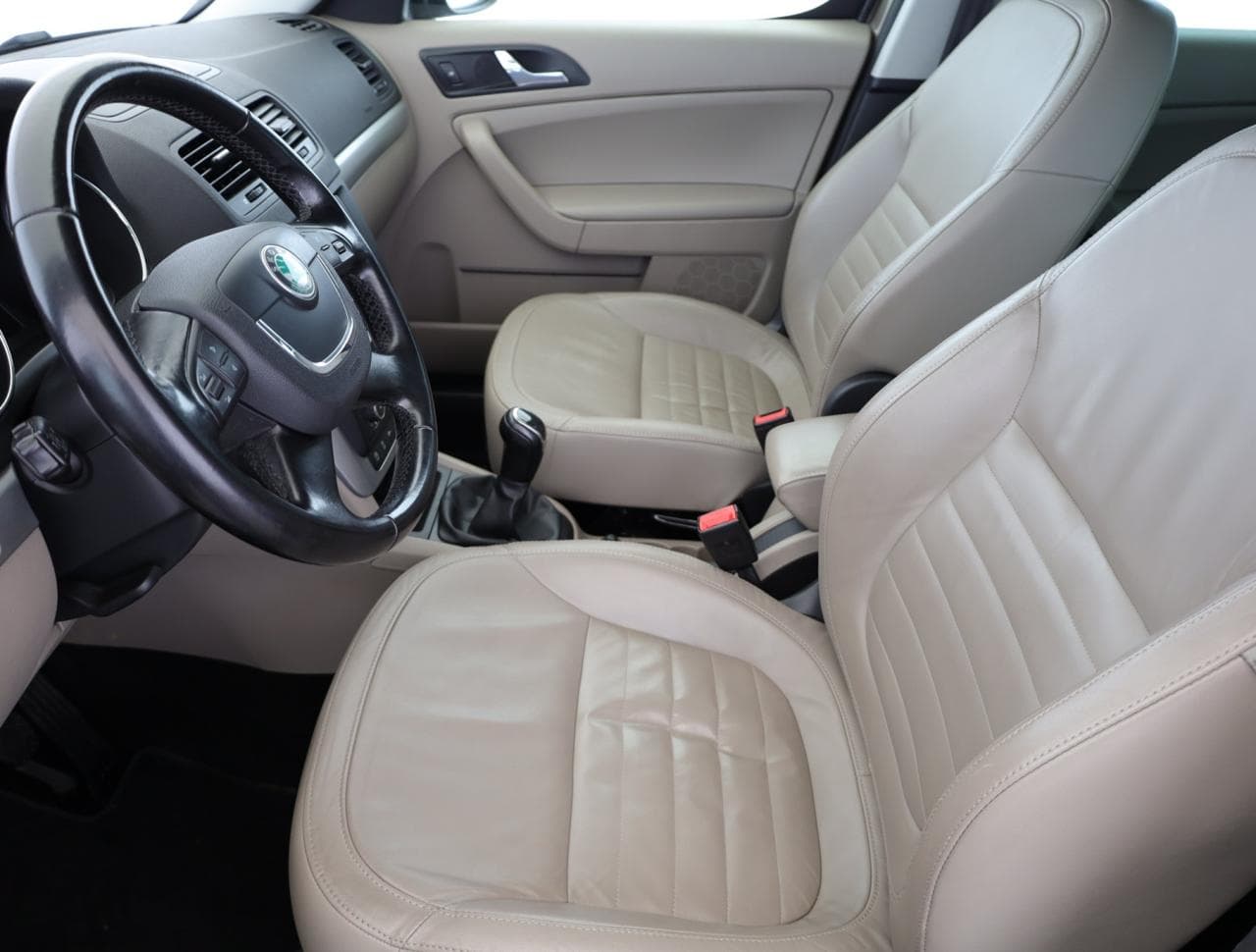 2012 Škoda YETI - 13
