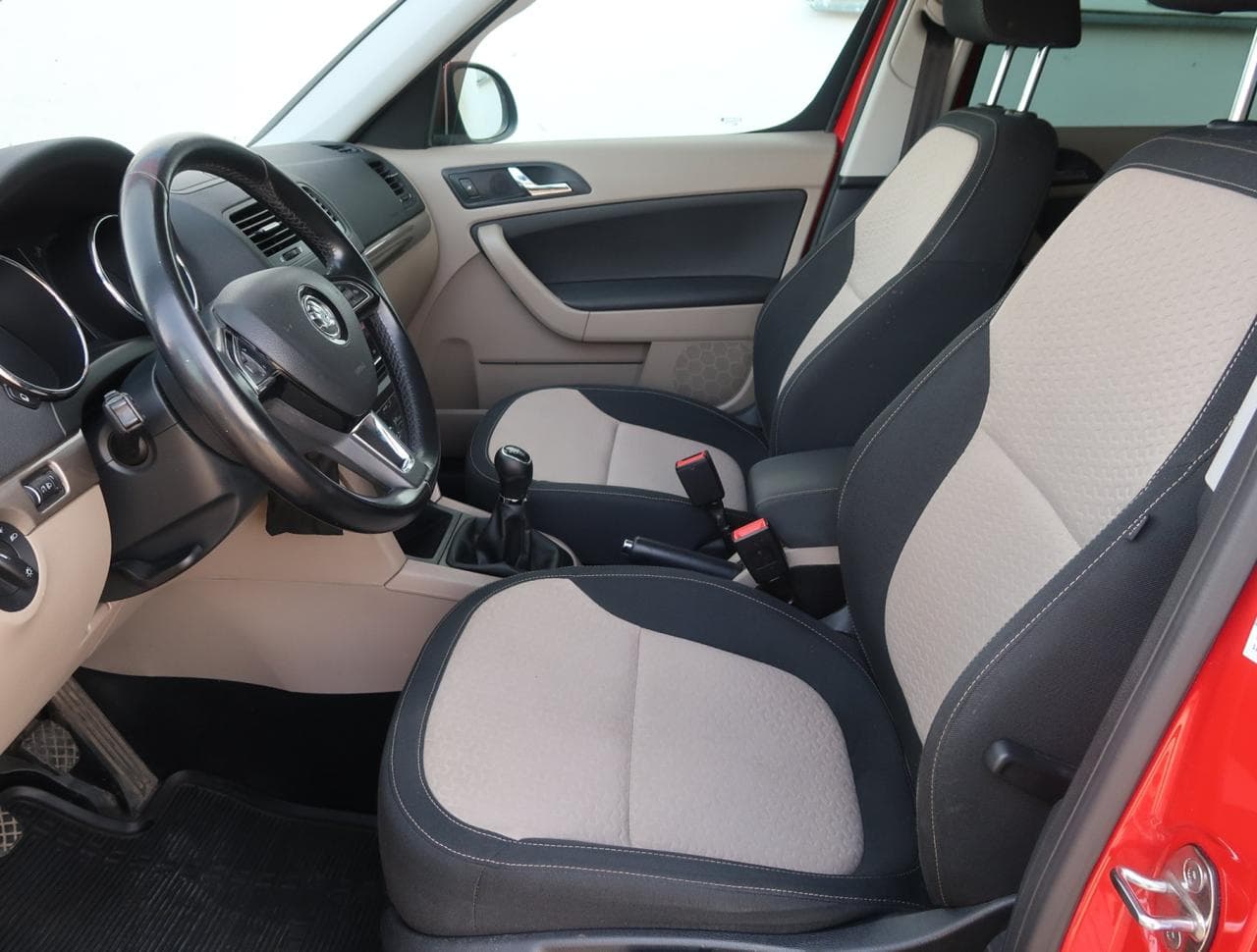 2015 Škoda Yeti - 16