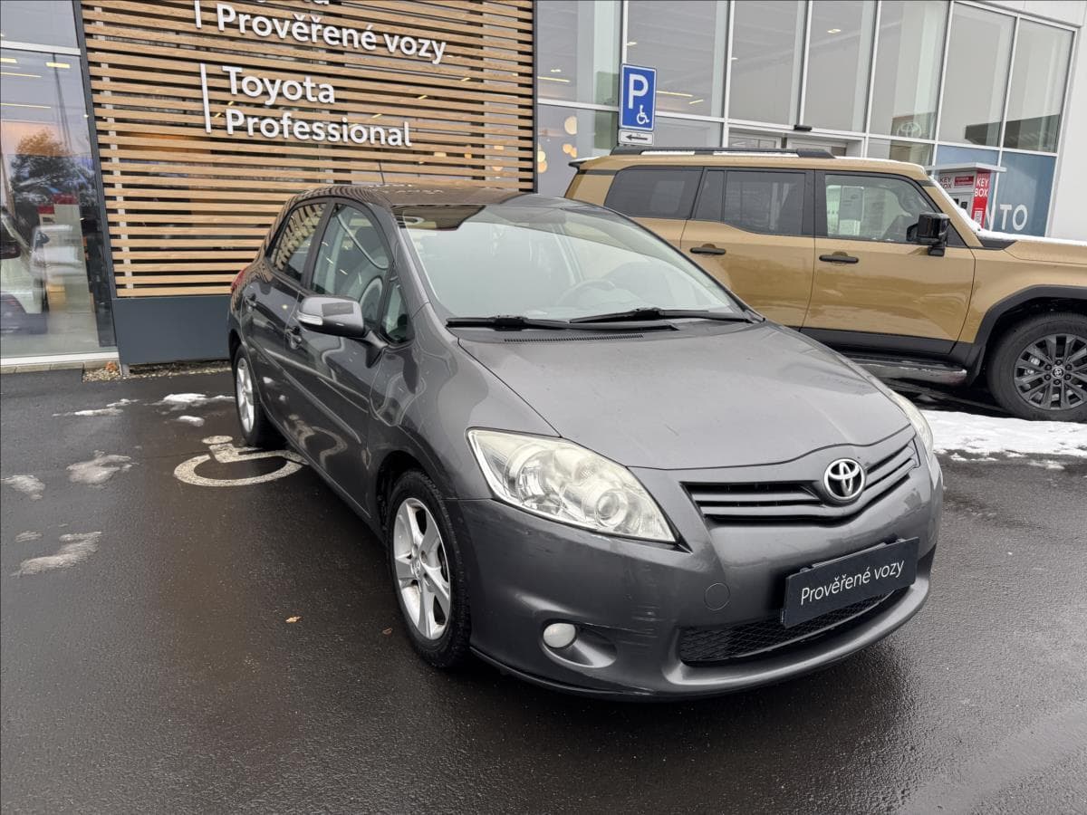 2011 Toyota AURIS - 14