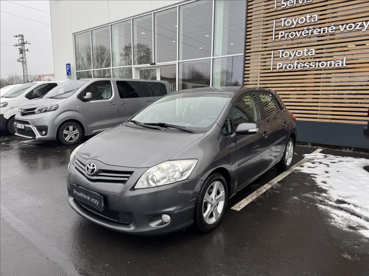 2011 Toyota AURIS
