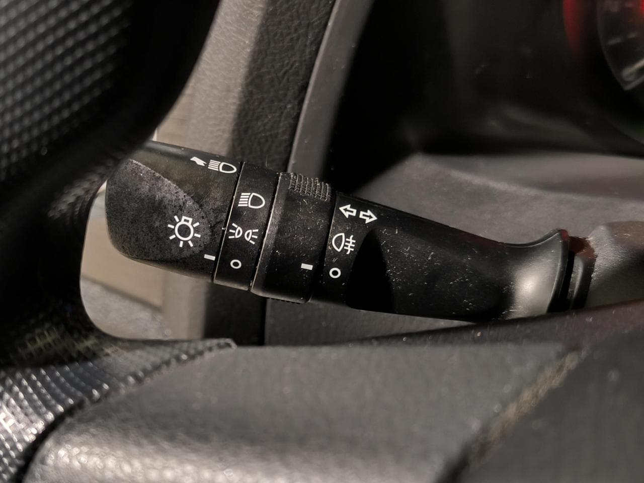 2015 Toyota Auris - 16