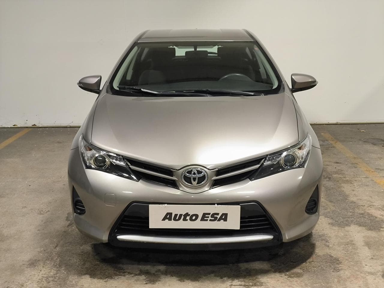 2015 Toyota Auris - 2