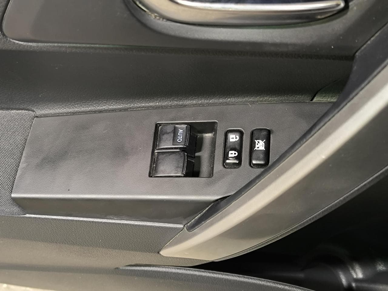 2015 Toyota Auris - 17