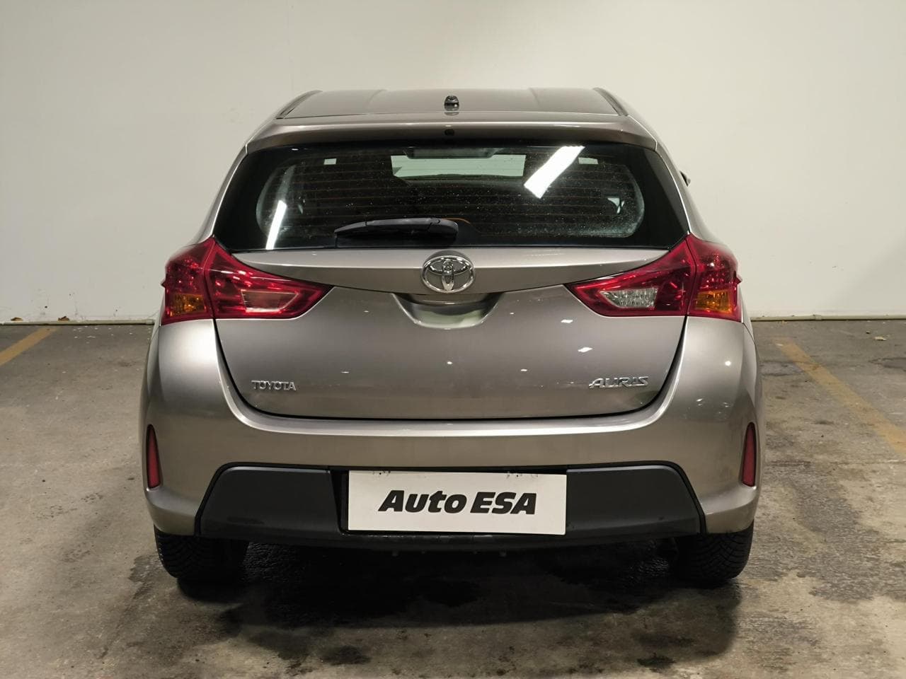 2015 Toyota Auris - 5