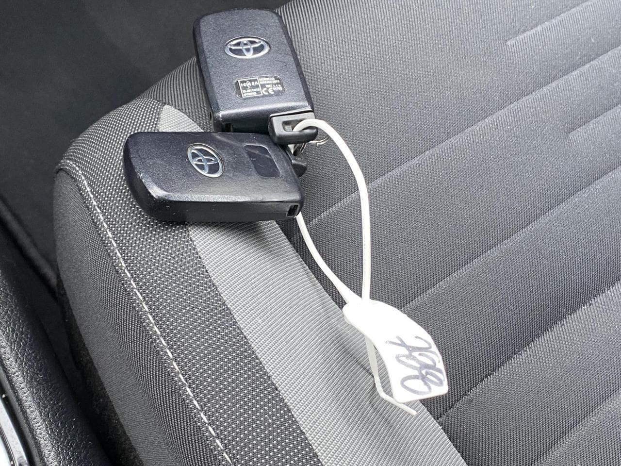 2015 Toyota AURIS - 18