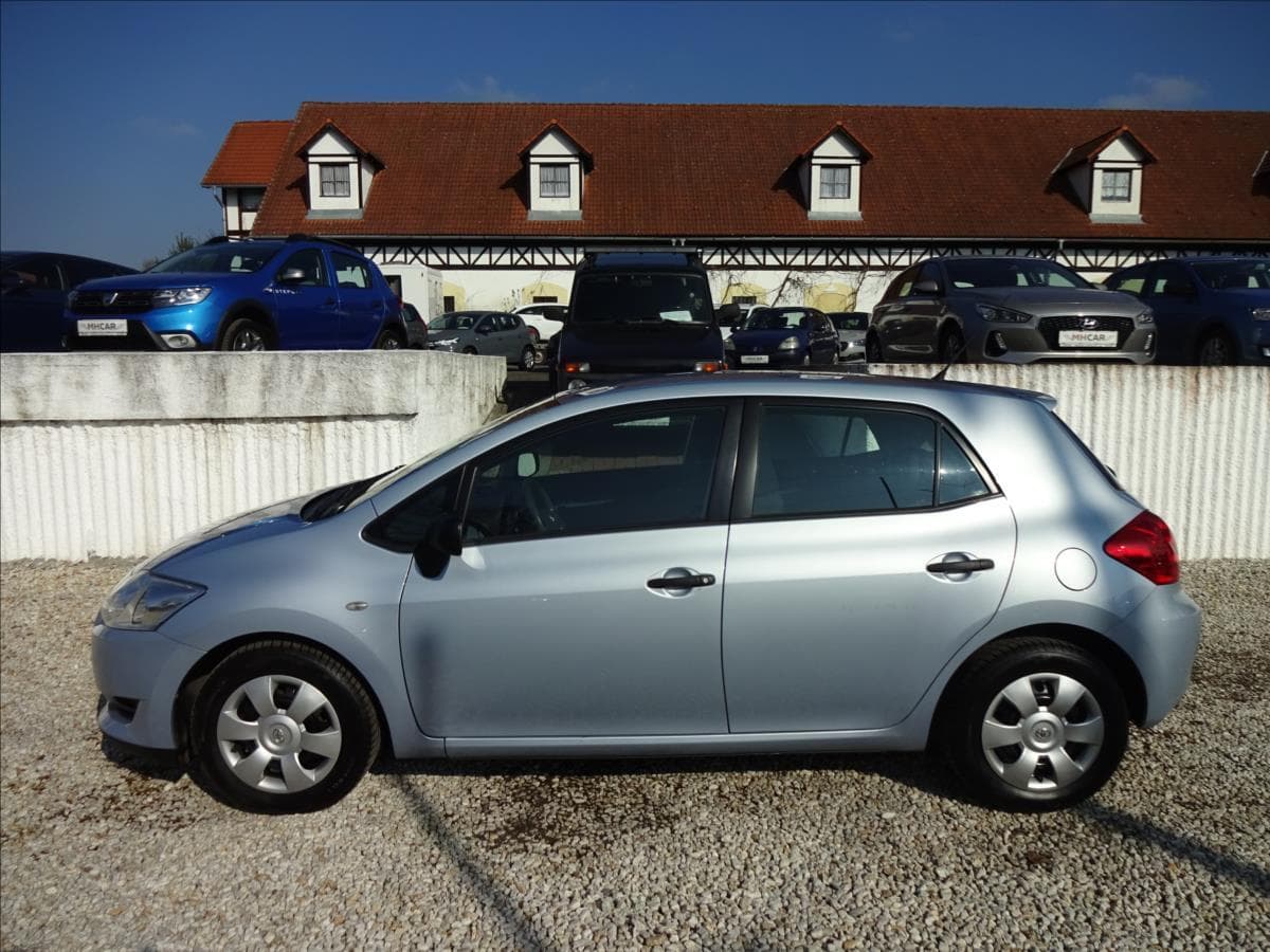 2009 Toyota Auris - 4