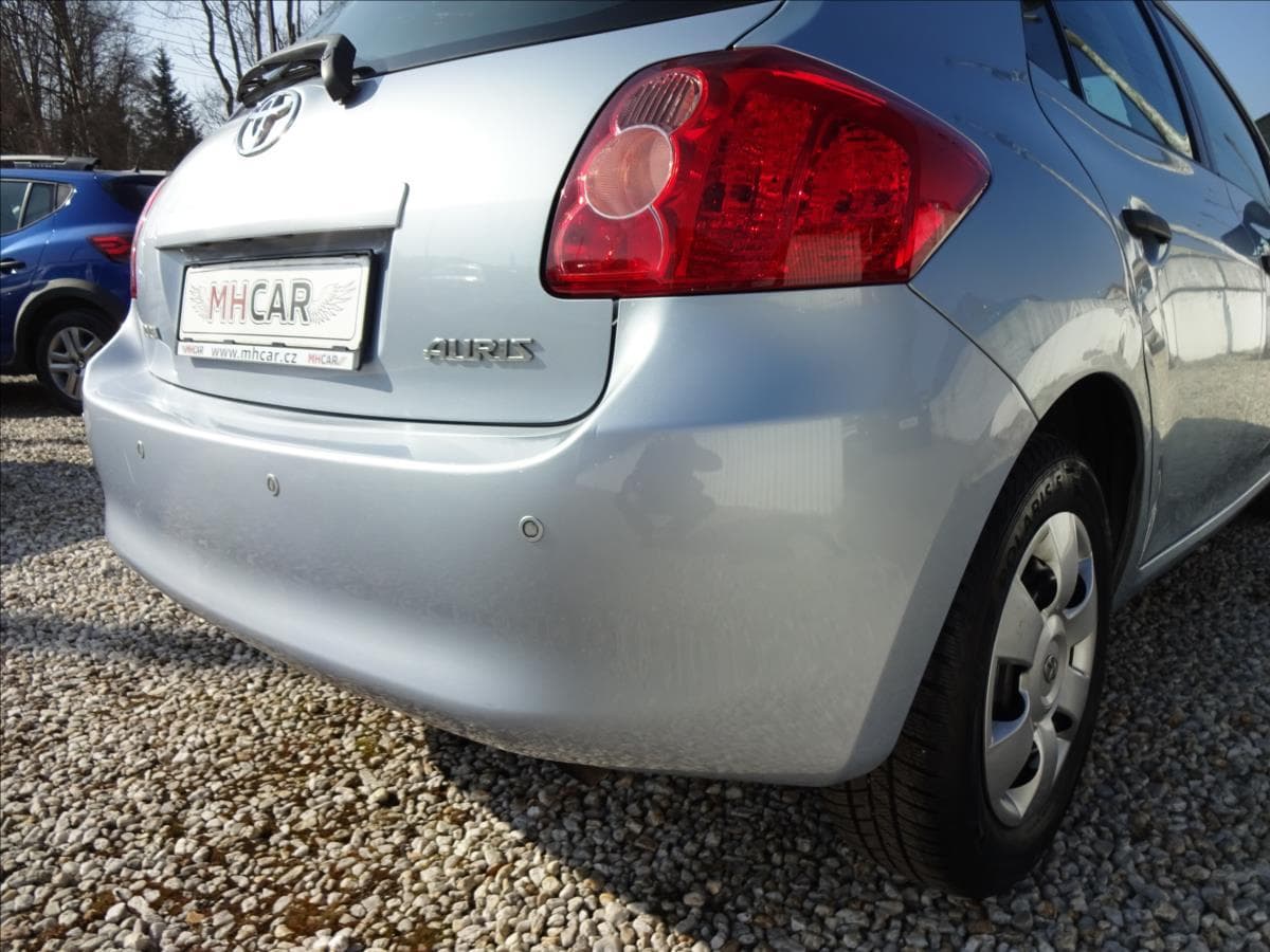 2009 Toyota Auris - 15