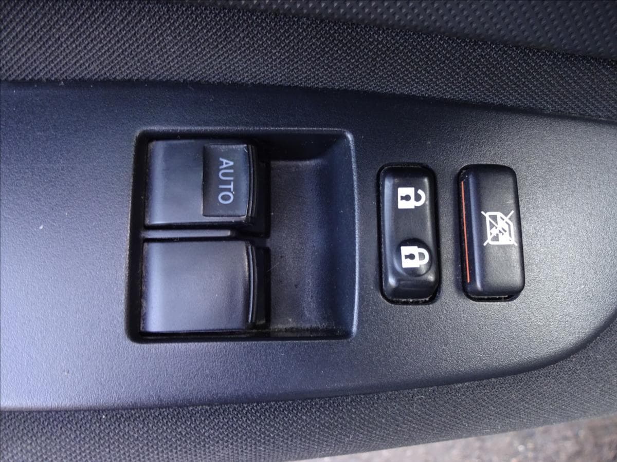 2009 Toyota Auris - 19